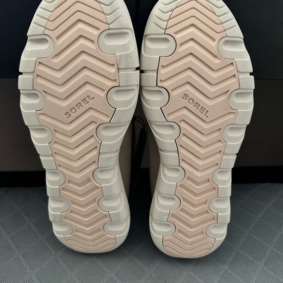 NWT Sorel Explorer II Joan Faux Fur boots - Picture 4 of 7